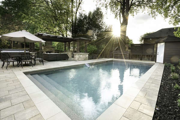 Queensway West, Mississauga